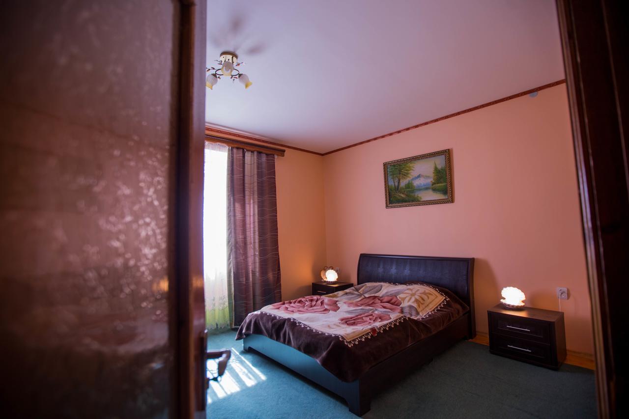 Guest House In Drachino Svaljava Eksteriør bilde